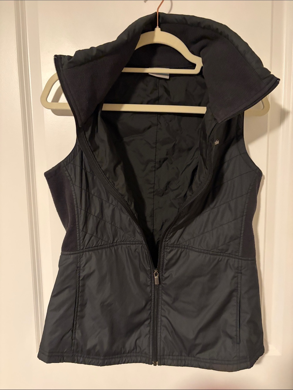 Columbia Women's Black Quilted Performance Vest - Picture 5 of 5